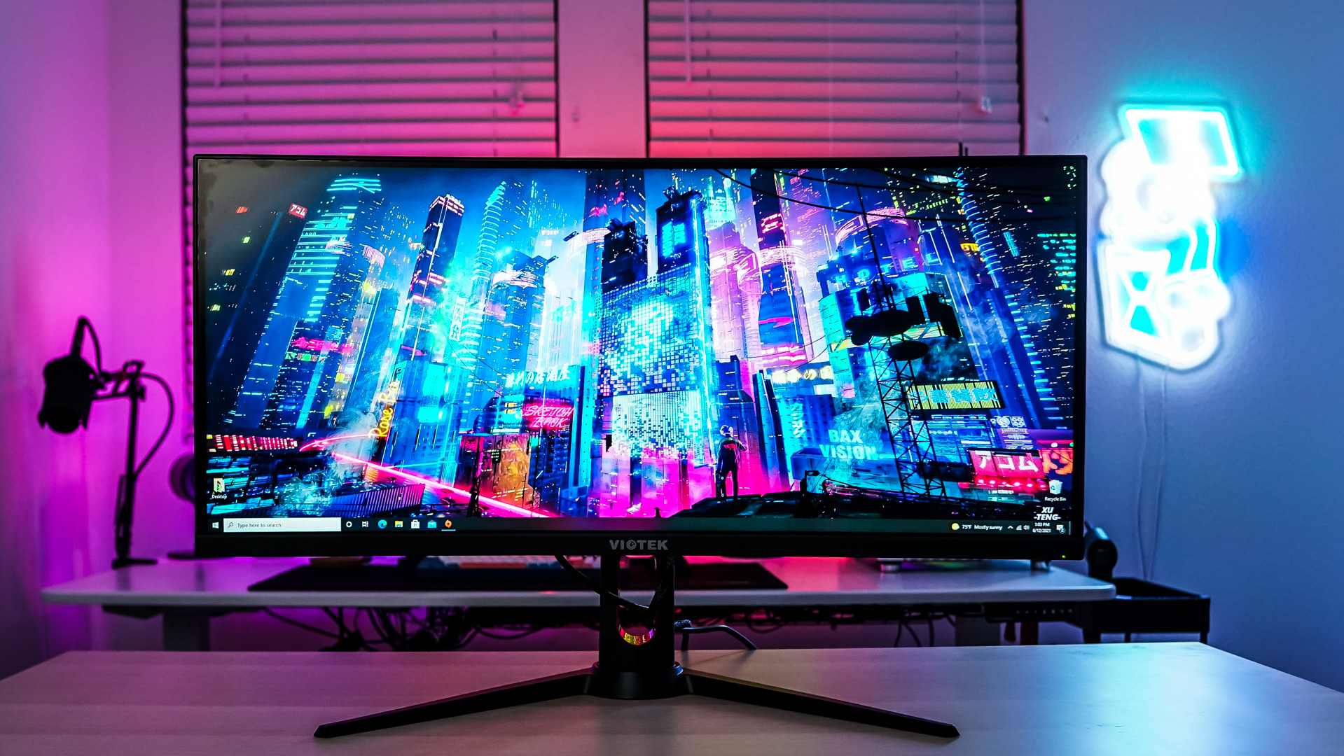 Viotek GNV30CBXA 30-inch 200 Hz Curved Gaming Monitor